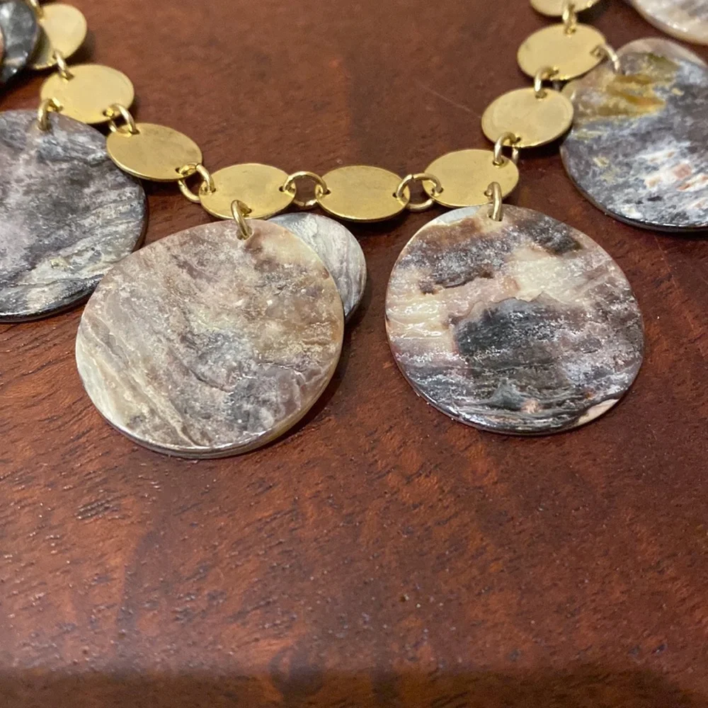 Shell necklaces - Picture 2 of 4